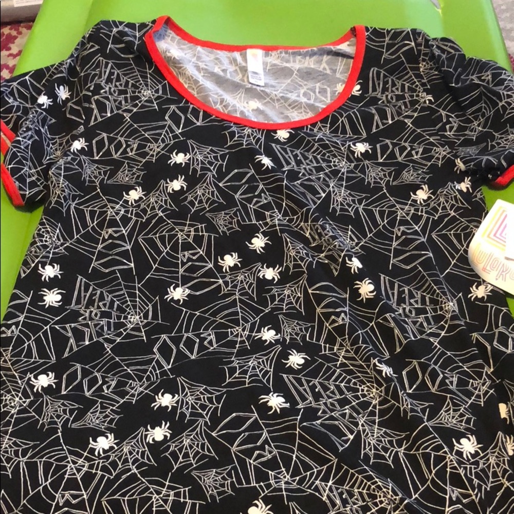 Xs very stretchy Halloween capsule tee